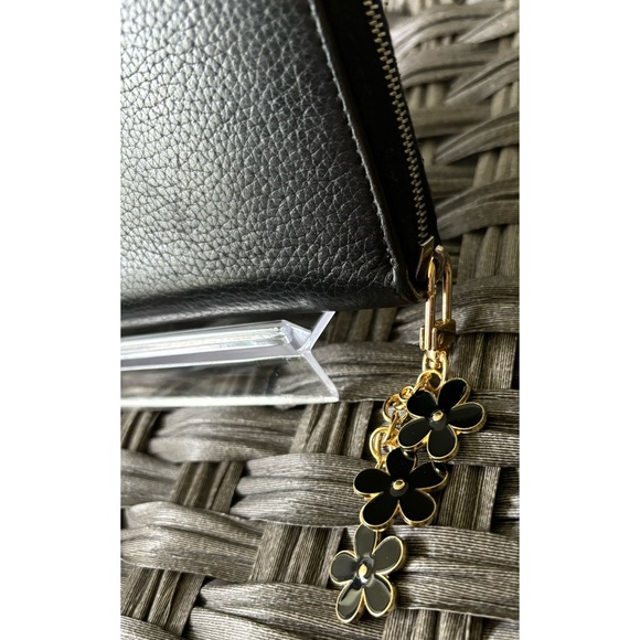 Celine Zip Around Wallet 🐝 - Picture 4 of 14